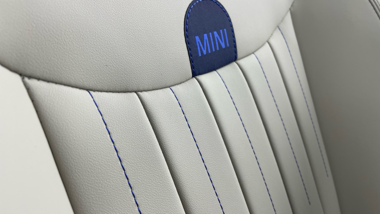 MINI Cooper 135kW E Exclusive [Level 2] 41kWh 3dr Auto Electric Hatchback